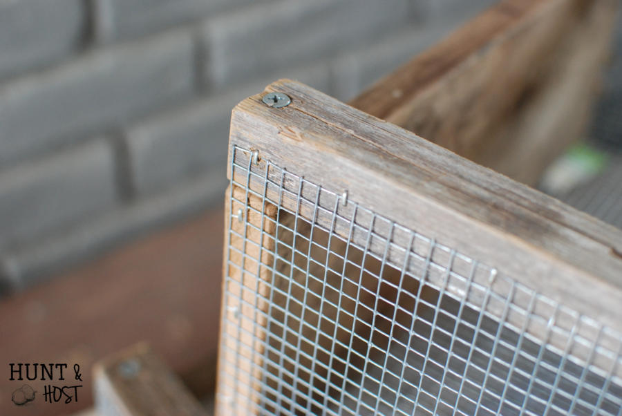 Magnolia Market inspired farmhouse crate DIY tutorial. Get Fixer Upper style on the cheap!