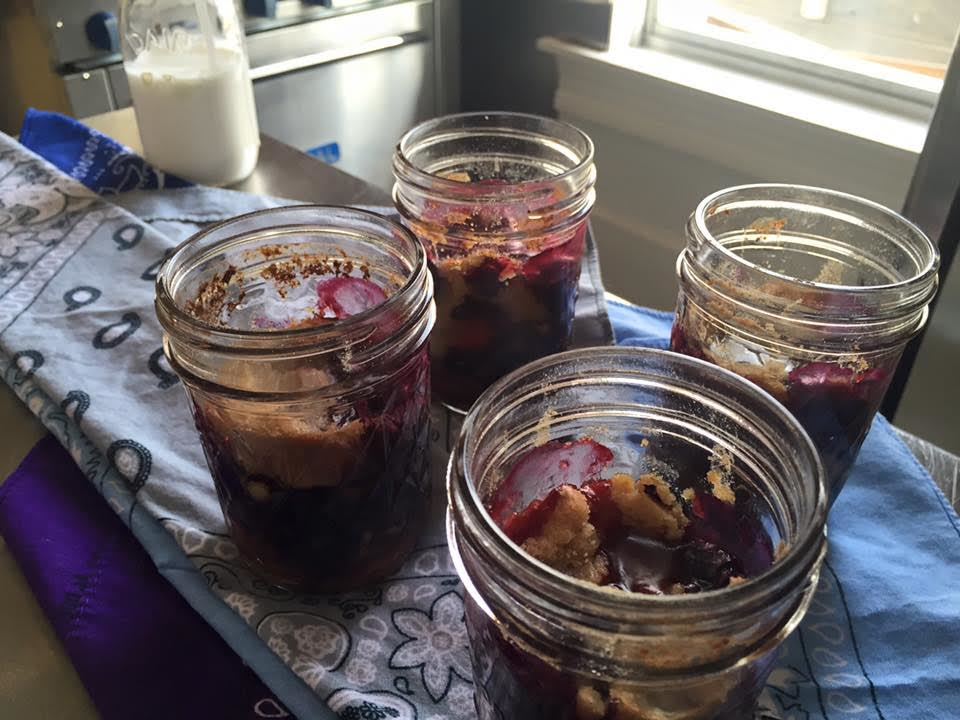 The Ladysmith's Peach & Blueberry Cobbler recipe. Miranda Lambert's Bed & Breakfast Hotel hospitality tips! www.huntandhost.net