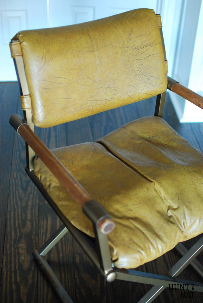 This mid-century desk chair gets a powerful neutral makeover with fois bois fabric. www.huntandhost.net