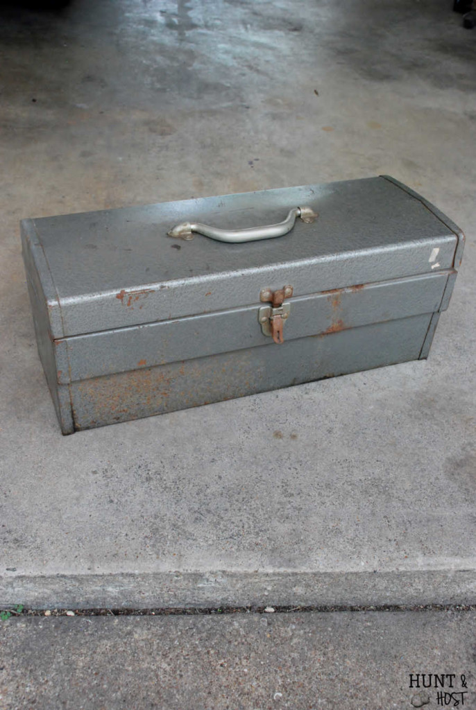 This rusty old toolbox gets a makeover into a boy's bathroom storage solution. www.huntandhost.net