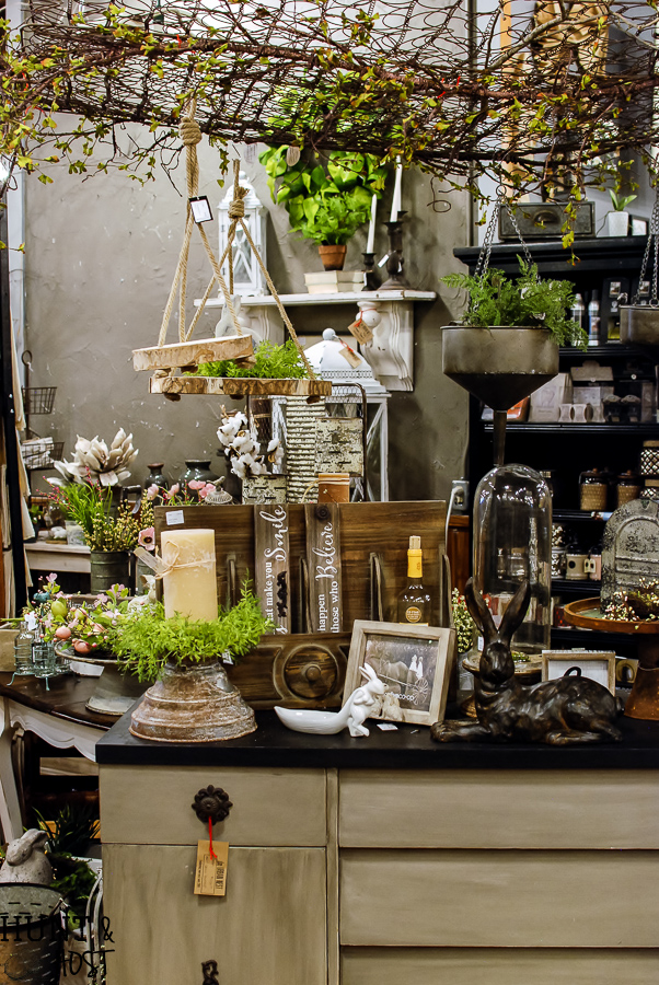 24 Other places to shop in Waco. Texas when you visit Magnolia Market and The Silos. Waco is filled with beautiful antique, thrift and home decor stores. Spring inspiration from Magnolia Market.