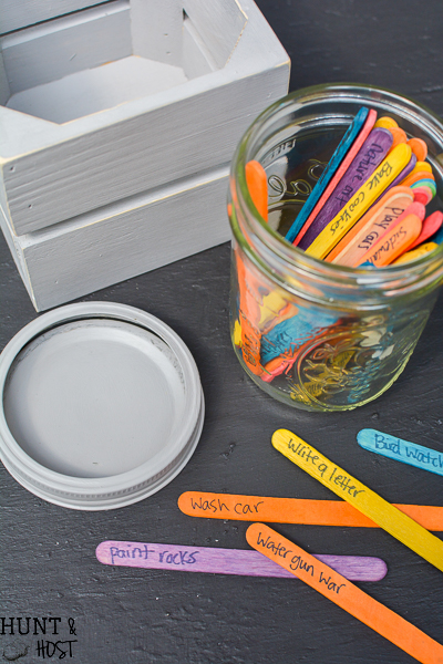I'm bored...the words that mom's hate to hear! Make a jar for those boring moments full of FREE things for kids to do this summer! 