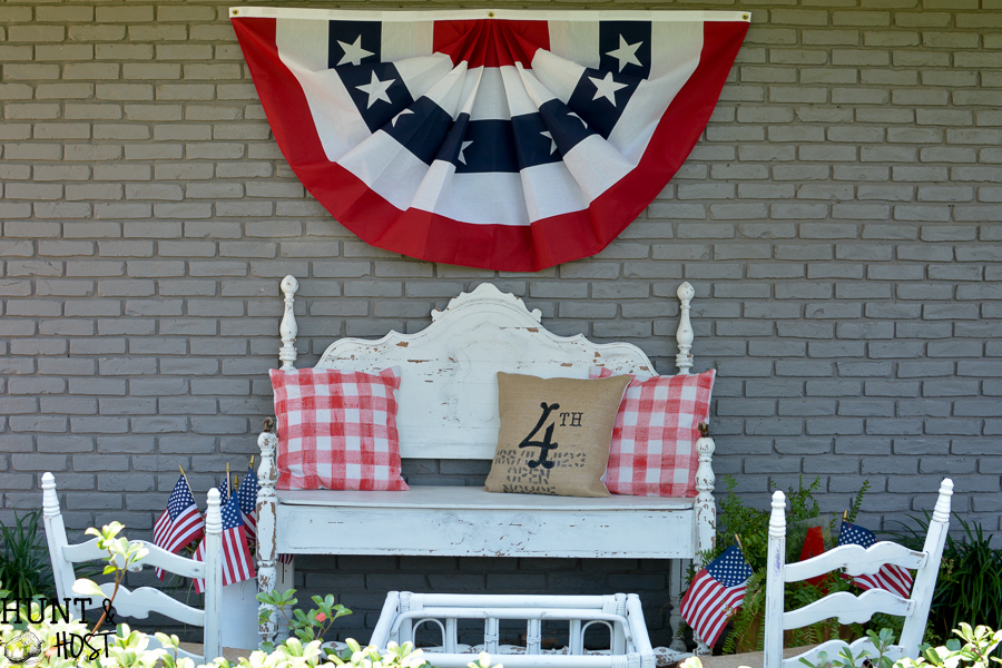 Paint your own buffalo check fabric for the cutest DIY pillows ever. Easy 4th of July dÃ©cor ideas.