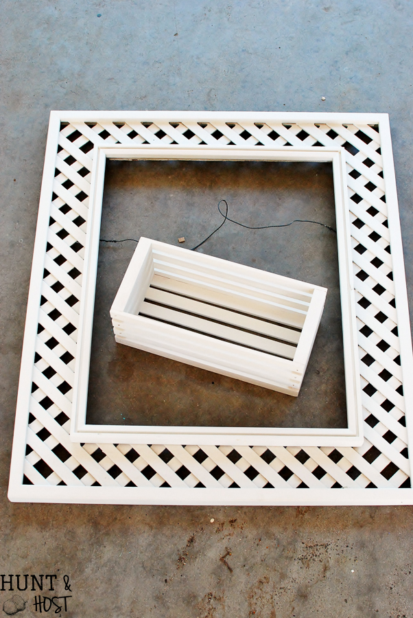 Tips for easy DIY art you can freshen up your old picture frames with! Two ideas for DIY artwork on a budget.