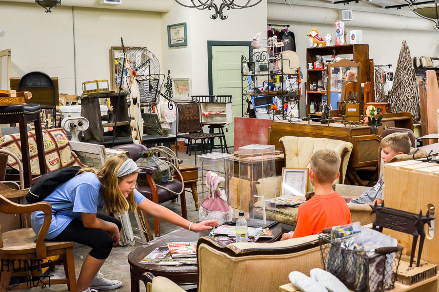 Just down the road from Waco is Bryan, Texas, full of thrift store, antique stores and great shopping venues, this is a complete list of the best places to shop in Bryan, TX