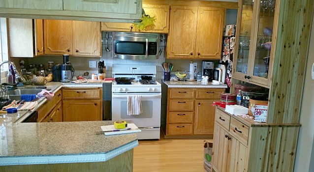 Kitchen remodels, the ugliest befores to the prettiest afters! You have to see these kitchen makeovers, tips, tricks and DIY's. 