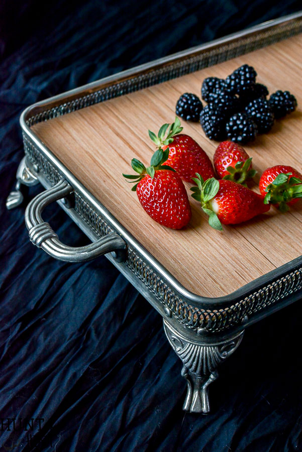 I found these old casserole servers missing their dish at a garage sale. They were so easy to turn into beautiful trays that could be used to organized kitchen counters, a cute nightstand tray, coffee table tray, fruit and cheese tray or serving platter. The possibilities are endless with this easy DIY silver tray makeover!
