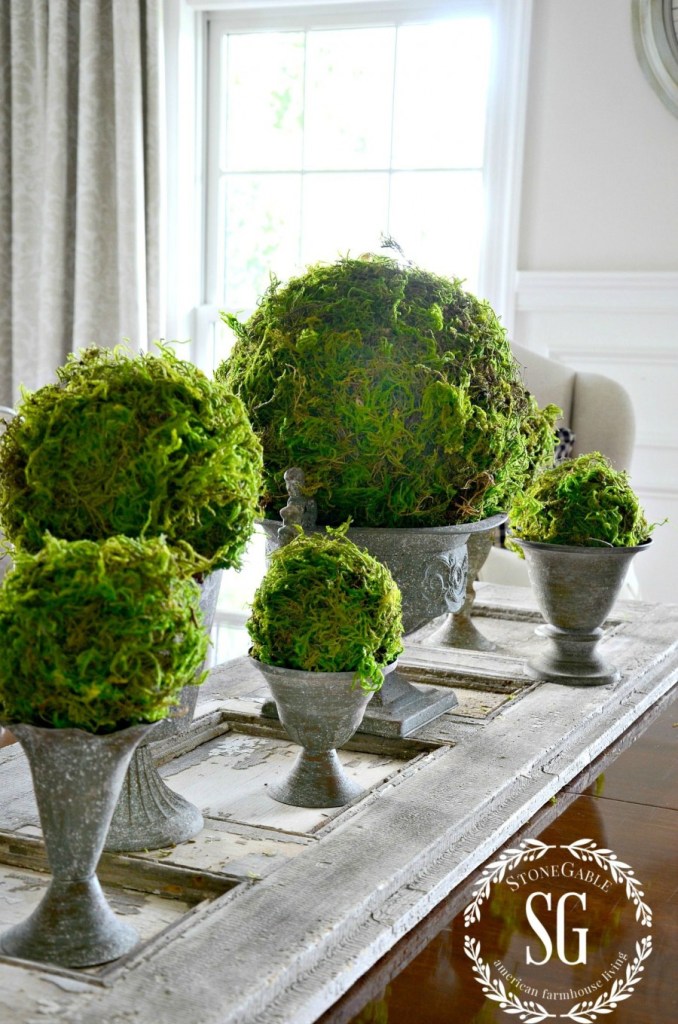 a collection of fun ways to use moss in our decor, these DIY moss craft ideas will give you a fresh start to decorating with new wall art, moss signs, moss pictures and many other easy moss tutorials. #mossdecor #mosstips #mosscraft #springdecor #dollarstorecraft #easyDIY #greenthumb